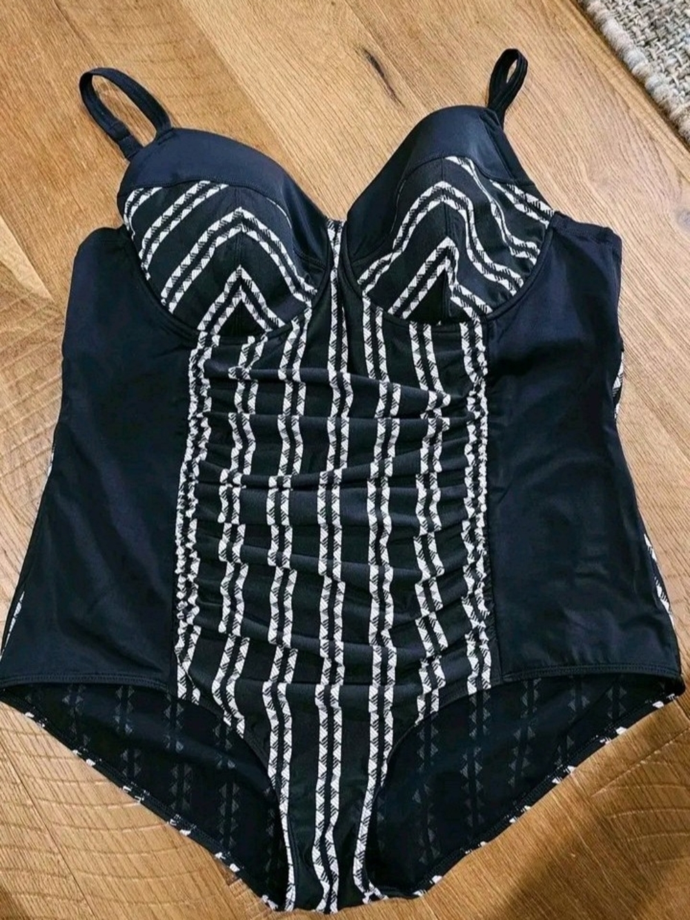 Black & White Ruched One-Piece Swimsuit with Built-In Cups